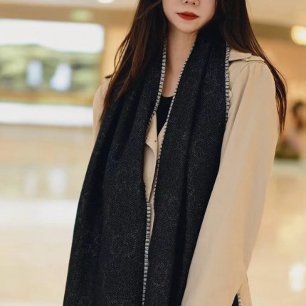 Gucci scarf